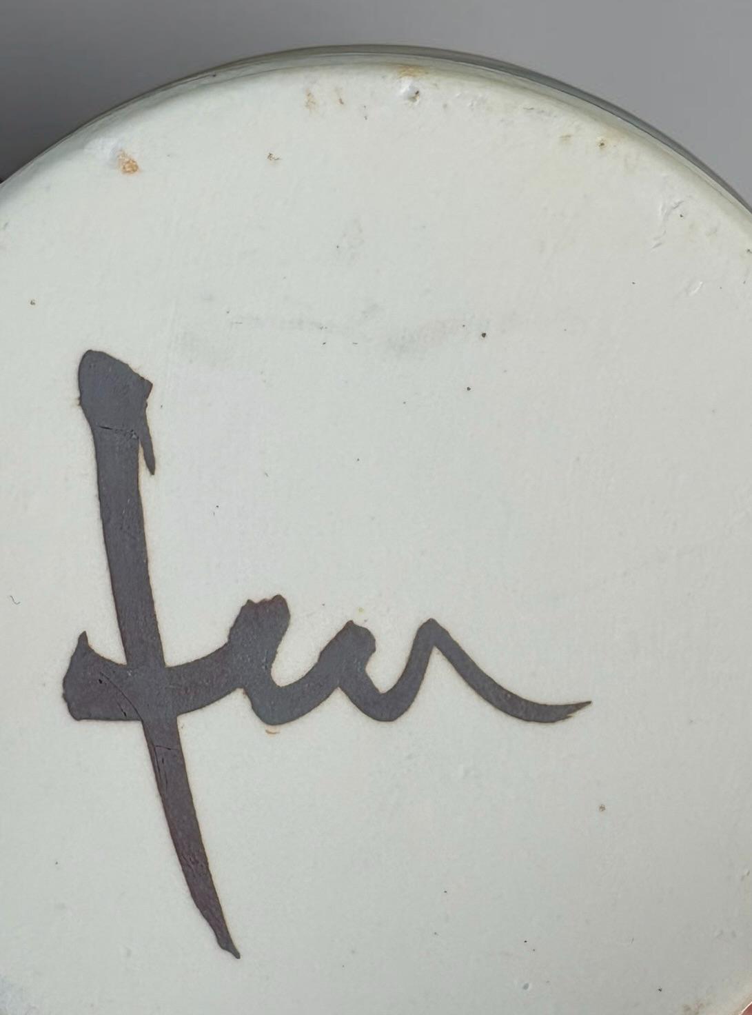 Tue Keramik fuglekande i creme, støvet rosa og sort, håndmalet og signeret af Tue Poulsen